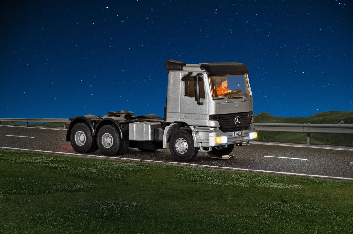 VIESSMANN 8030 CarMotion MB ACTROS 3-achs Sattelschlepper, Basis, Funktionsmodell