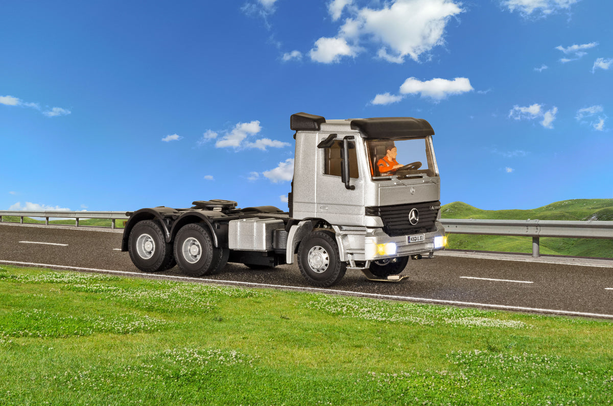VIESSMANN 8030 CarMotion MB ACTROS 3-achs Sattelschlepper, Basis, Funktionsmodell